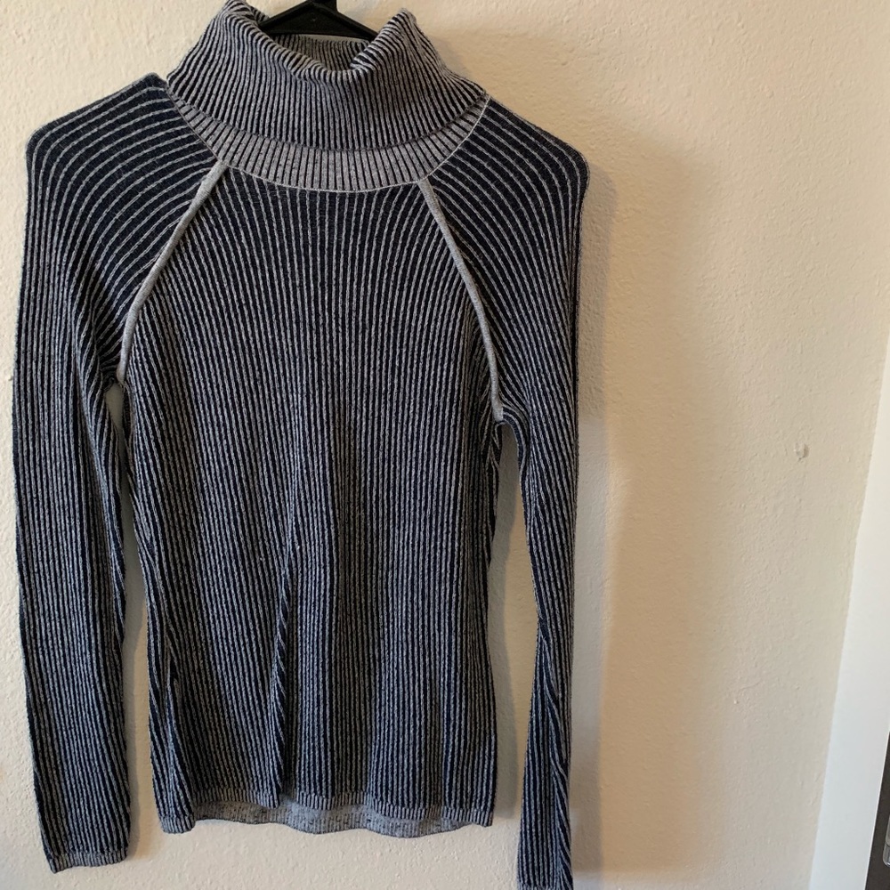 Abercrombie turtleneck